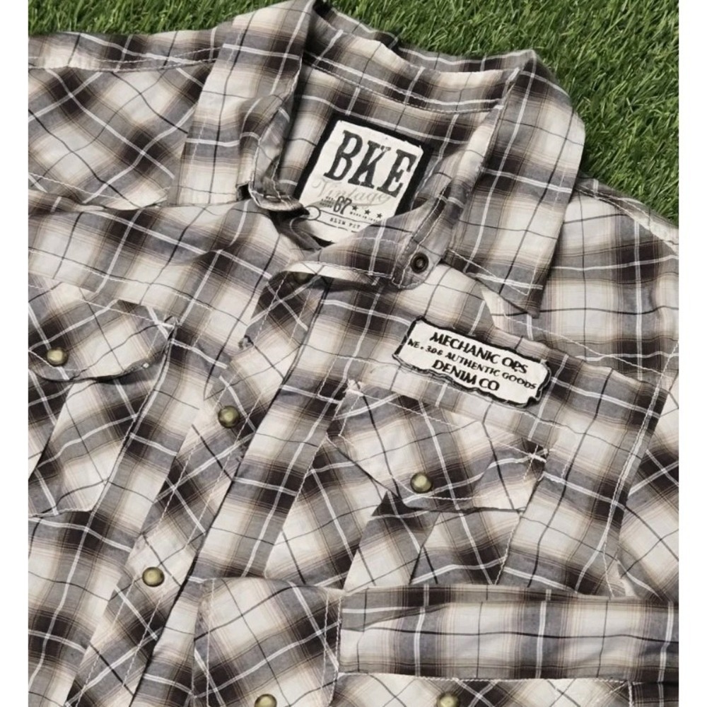 BKE Vintage Pearl Snap Shirt Mens L Slim Plaid Brown Distressed Mechanic Ops...